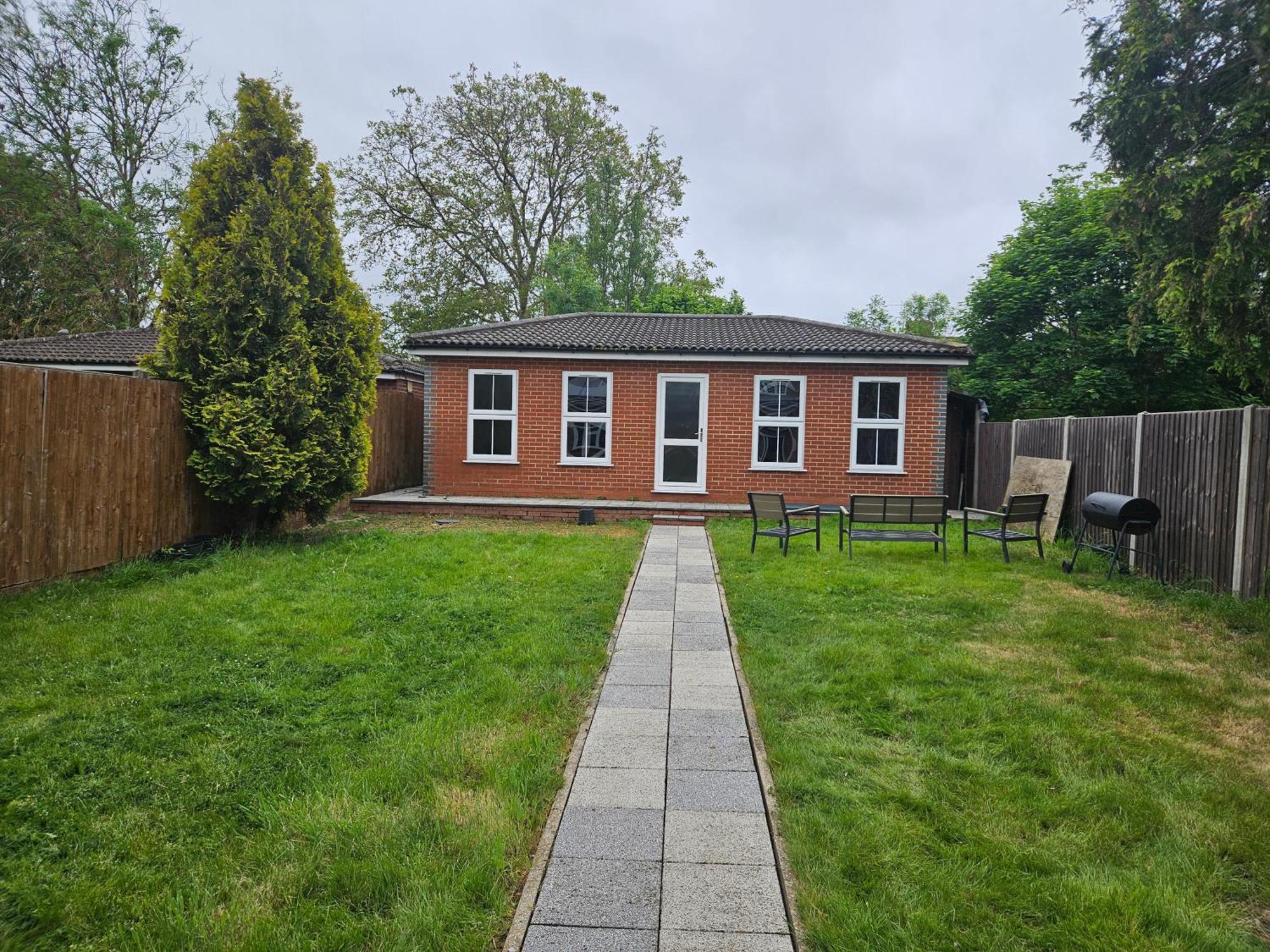 Large Annexe With Games Room Pool Table Ping Pong Air Hockey Movie Projector Windsor Exterior photo